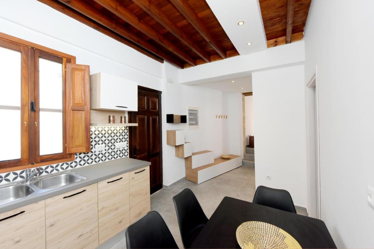 Pera 2-bedroom In The Center Of * Lindos (Rhodes)